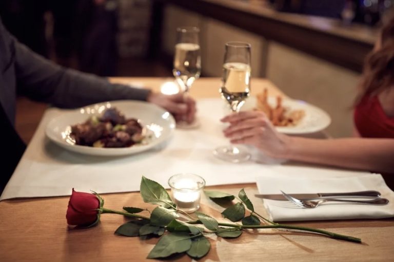 How to Choose the Perfect Restaurant for a Romantic Date